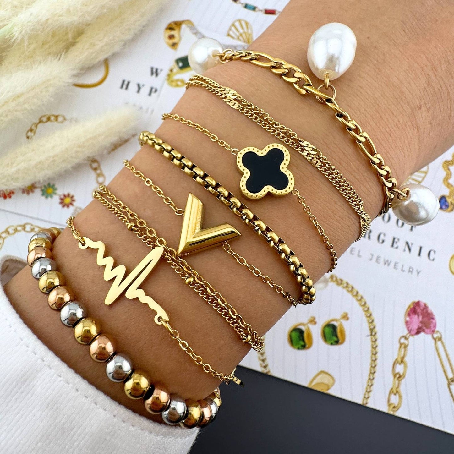 18K gold plated Stainless steel Letter V bracelet, Intensity(no.92)